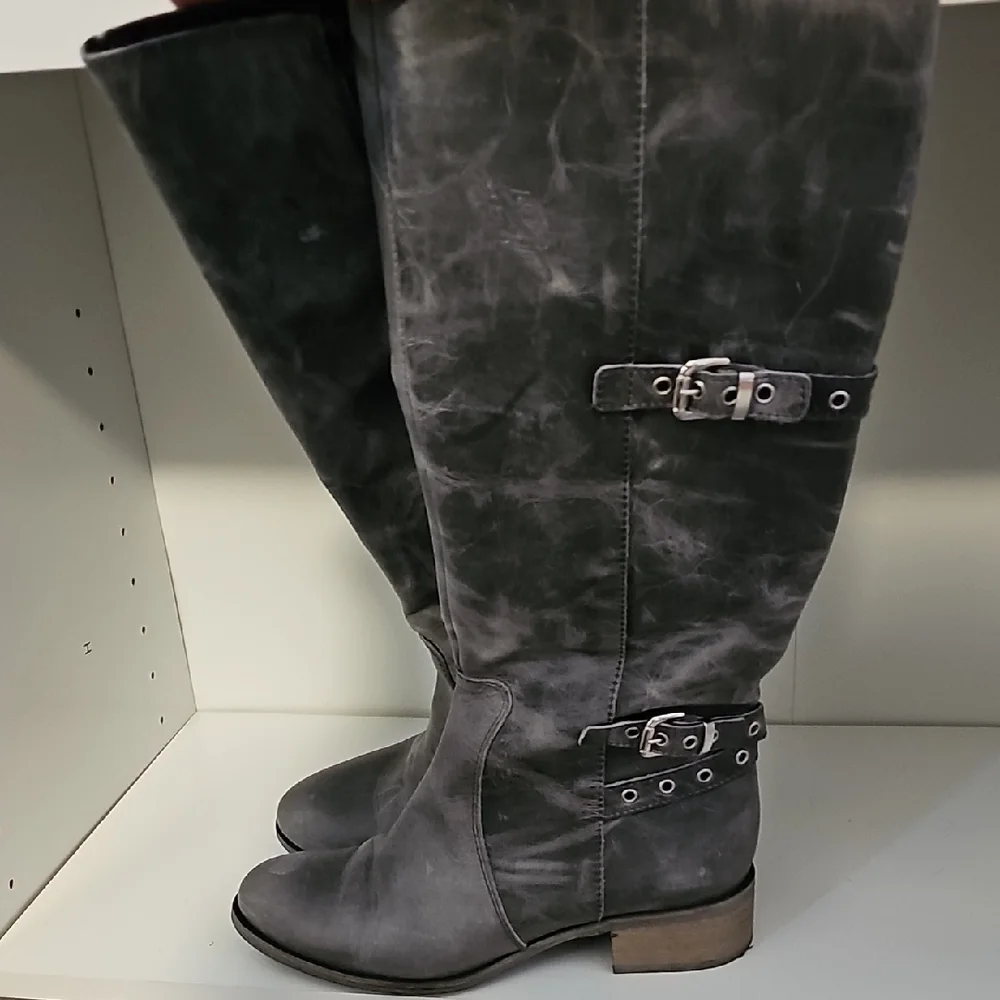 Stylish Black Knee-High Women's Boots